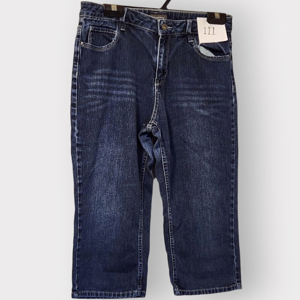 DENVER HAYES DFNIN WOMENS SIZE 8 BLUE JEAN CAPRIS